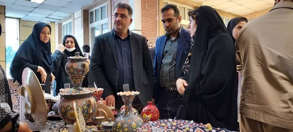 نمایشگاه کارآفرینی زنان سرپرست خانوار و خانواده‌های آسیب دیده از اعتیاد برپا شد