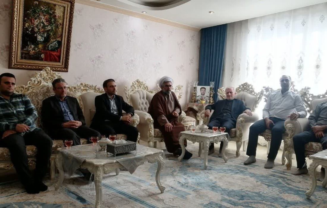 دیدار با خانواده شهید مبارزه با مواد مخدر در ارومیه