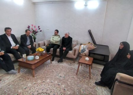دیدار با خانواده شهید مبارزه با مواد مخدر در خراسان شمالی