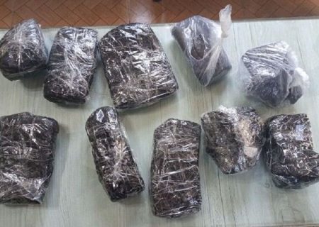۱۰ کیلو تریاک در یک دستگاه پژو در شاهین‌شهر کشف شد