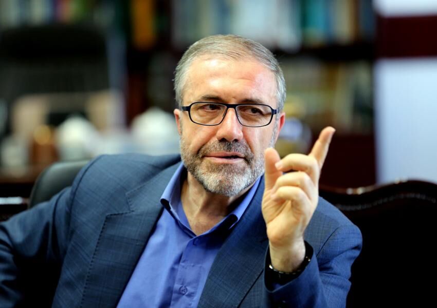 معلمان در پیشگیری از آسیب‌های اجتماعی و توانمندسازی نسل‌های آینده نقش اساسی دارند