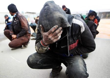 دستگیری معتادان متجاهر و کشف قرص های غیر مجاز در فاروج