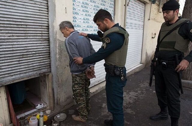 بازداشت ۲۸۹ قاچاقچی و خرده‌فروش موادمخدر در استان سمنان