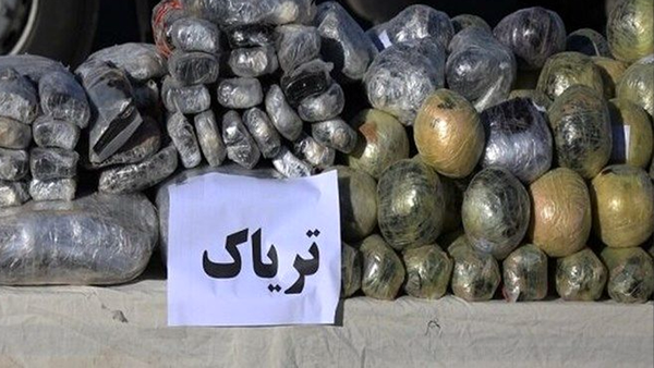 کشف بیش از ۲۵ کیلو تریاک از پژو ۴۰۵ در نهبندان