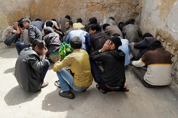 ۱۹ معتاد وخرده‌فروش مواد مخدر در برخوار دستگیر شدند