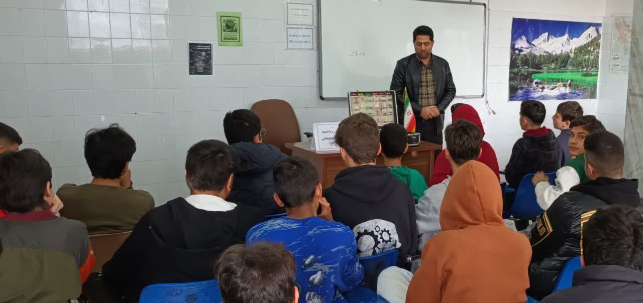 آموزش دانش‌آموزان بجنورد درباره خطرات مواد مخدر