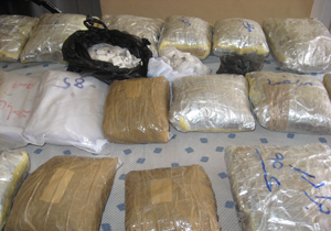 کشف ۱۵ کیلوگرم مواد مخدر در بستان آباد