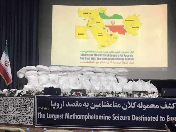 نمایش بزرگترین محموله مواد مخدر قاچاق جنوب شرق کشور