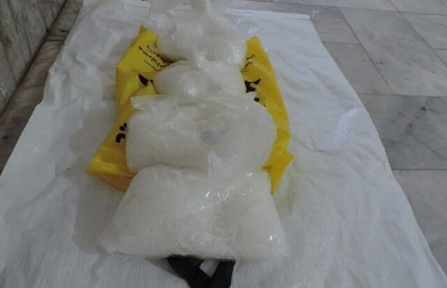 کشف ۵ کیلوگرم مواد مخدر شیشه در تعقیب و گریز پلیسی در سمنان