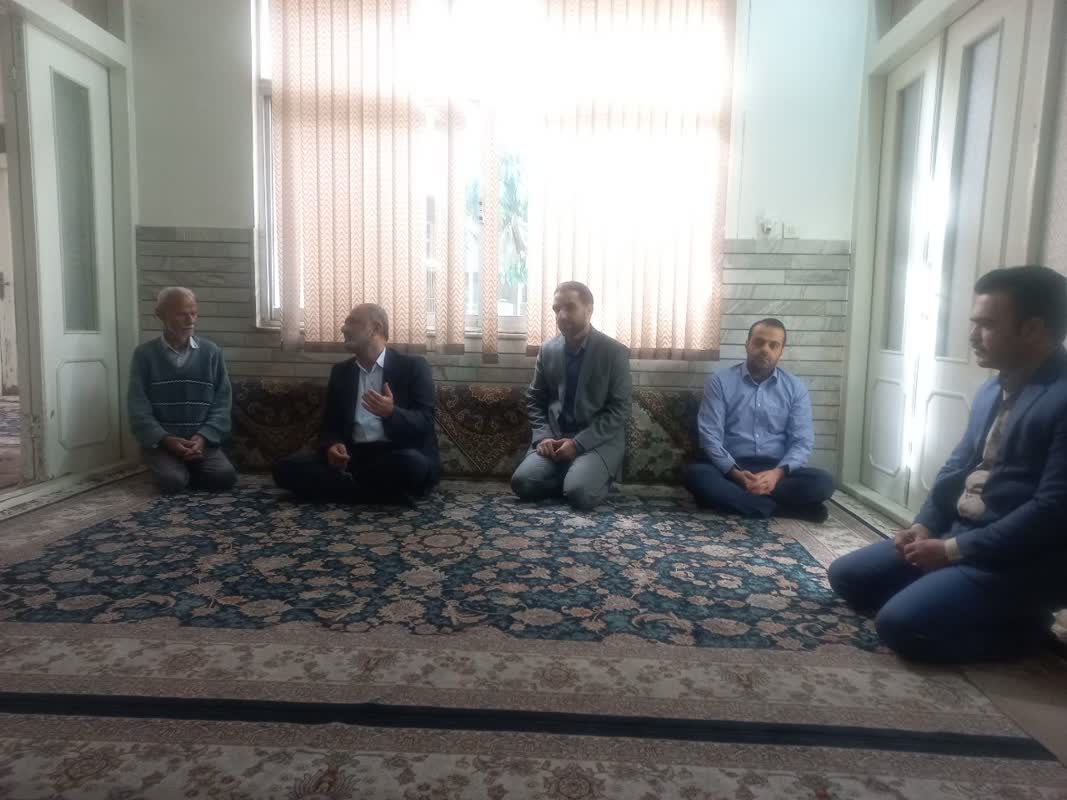 دیدار دبیر شورای هماهنگی مبارزه با موادمخدر استان با خانواده شهید مبارزه با موادمخدر