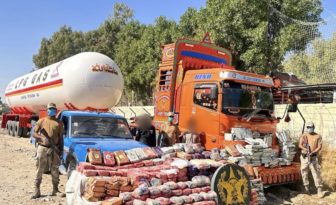 کشف بزرگترین محموله قاچاق زمینی مواد مخدر در بلوچستان