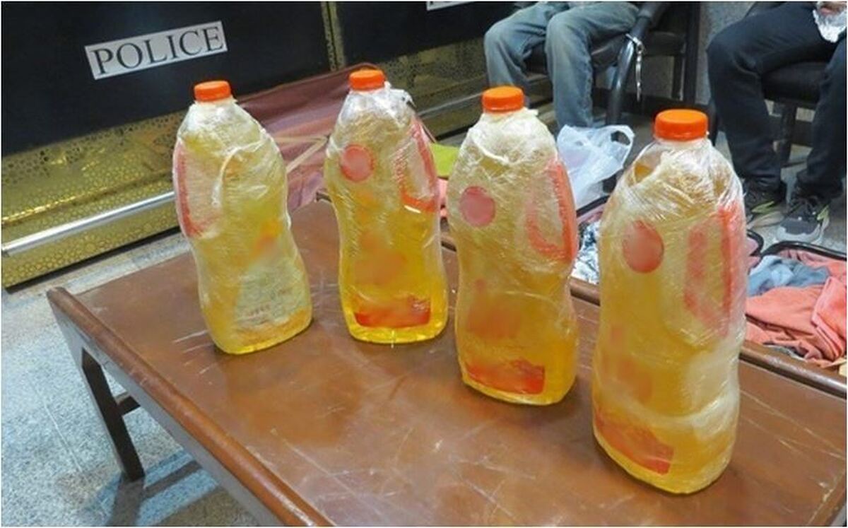 کشف روغنهای خوراکی آغشته به ۱۱ کیلو شیشه در فرودگاه بندرعباس