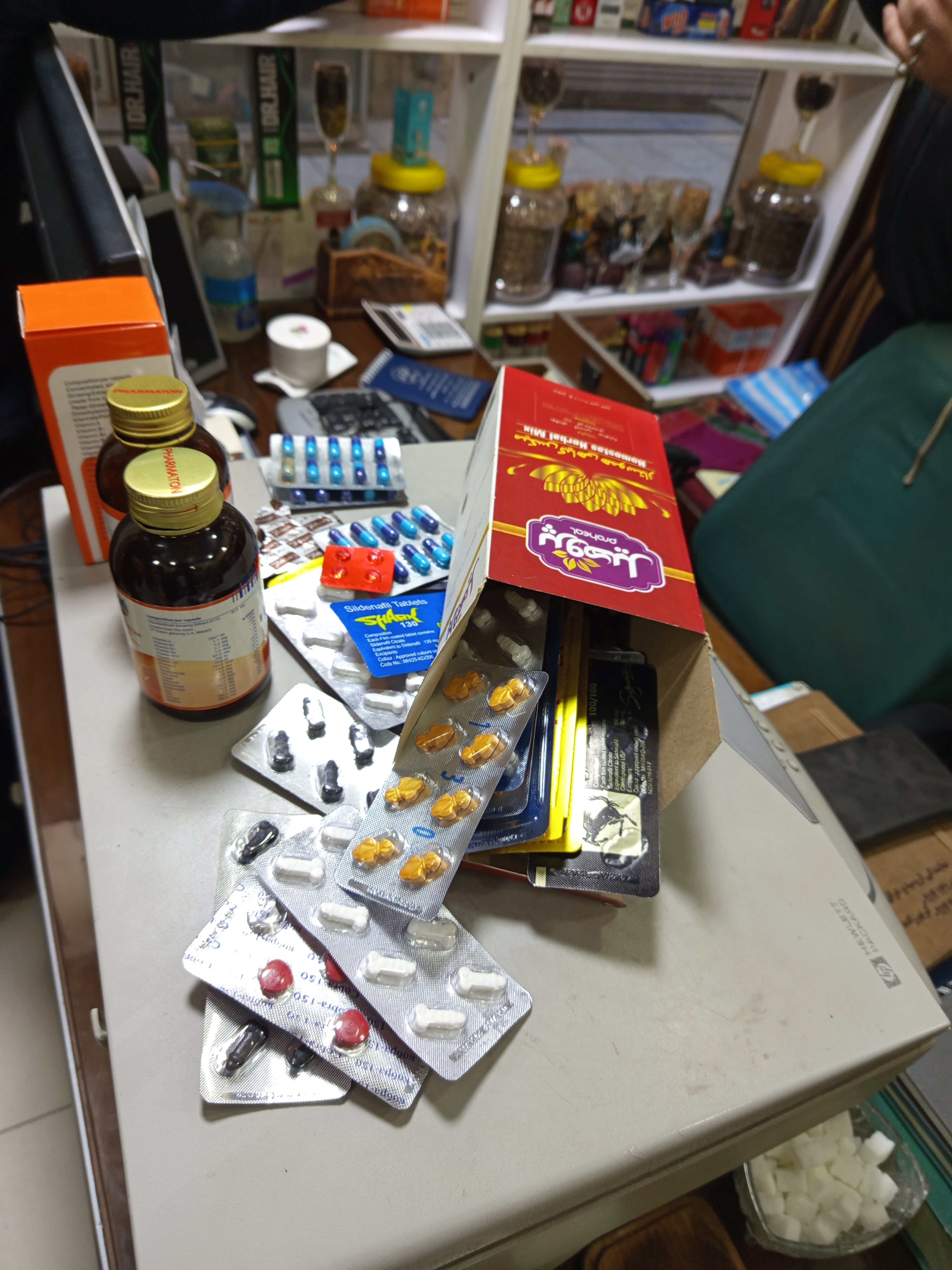 کشف بیش از ۱۱ هزار قرص و داروی غیرمجاز در ارومیه