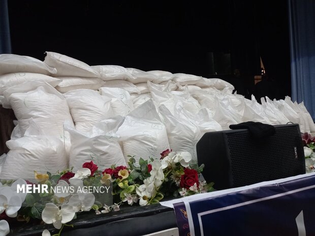 کشف بیش از ۲۲ کیلوگرم شیشه و دستگیری ۵ قاچاقچی در رباطکریم