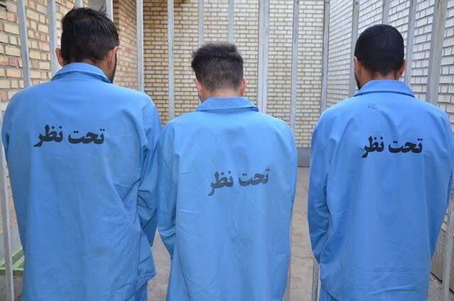 بازداشت ۳ سوداگر مرگ با ۱۶ کیلوگرم شیشه در اراک