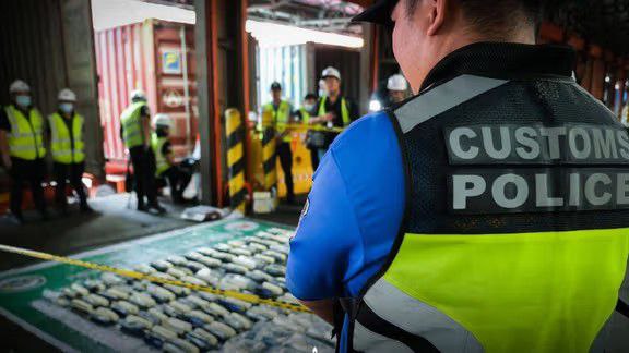 کشف محموله بزرگ مت‌آمفتامین در بندر مانیلا | مواد مخدر در کانتینرهای سنگ مرمر پنهان شده بود