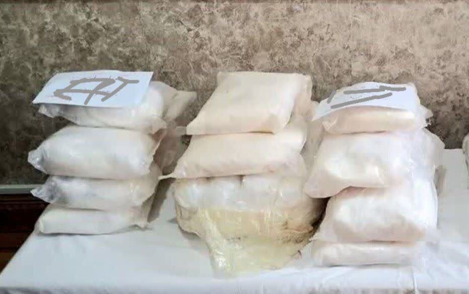 جاساز محموله ۱۰ کیلویی مواد مخدر در یک خودرو