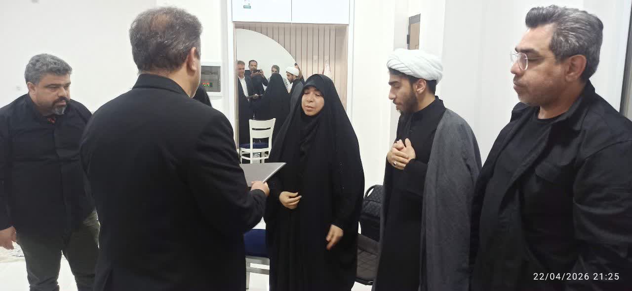 دیدار دبیر شورای هماهنگی مبارزه با موادمخدر بوشهر با خانواده شهید احمدی