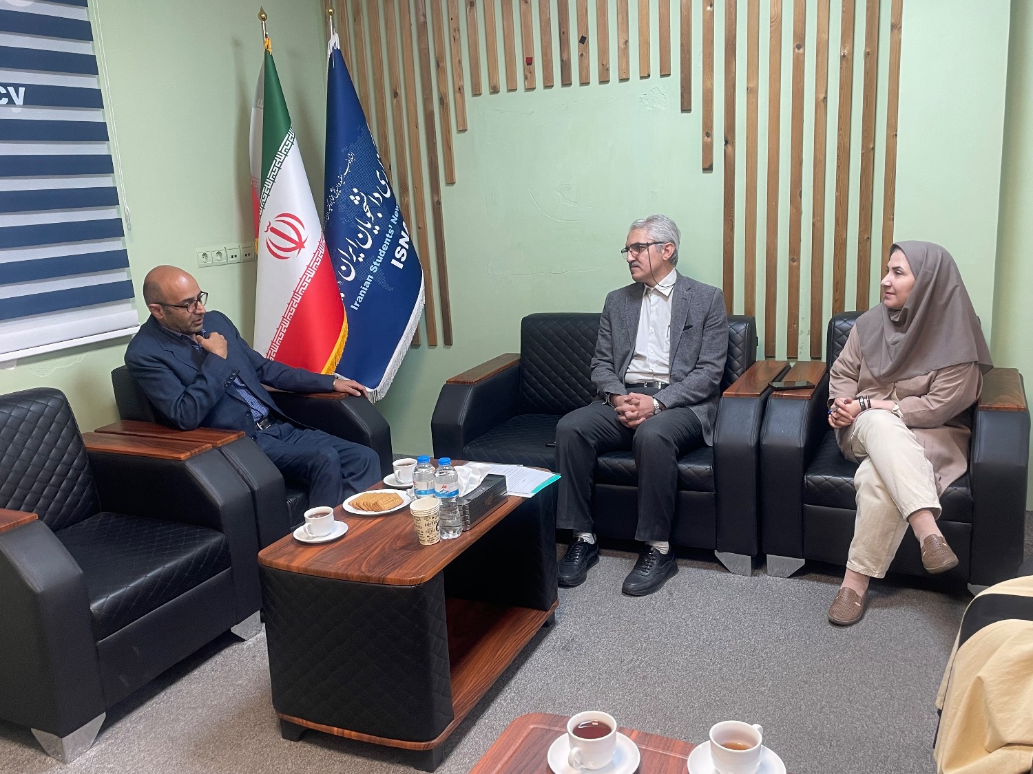 بازدید مدیرکل حقوقی و امورمجلس ستاد مبارزه با موادمخدر از خبرگزاری ایسنا