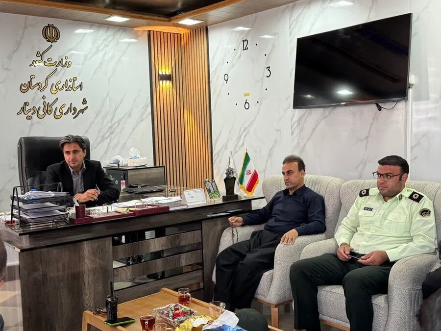 نخستین نشست کارگروه اعتیاد بخش مرکزی مریوان در کانی دینار برگزار شد