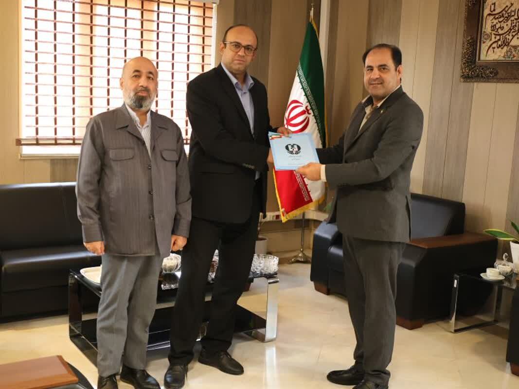 تجلیل از مدیرکل امور اقتصادی و دارایی استان مرکزی جهت نقش مؤثر در مبارزه با مواد مخدر