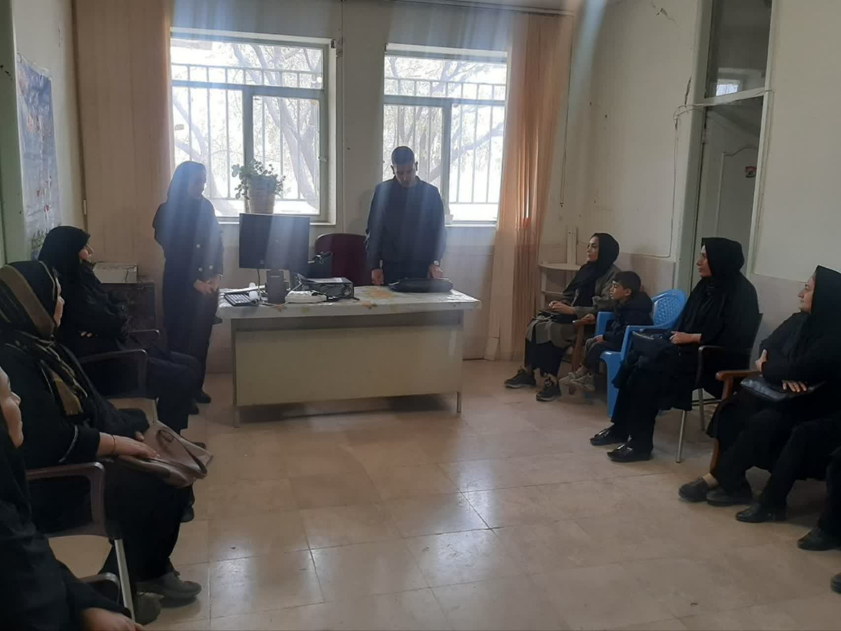 برگزاری کارگاه مبارزه با مواد و تشکیل زنجیره نه به اعتیاد