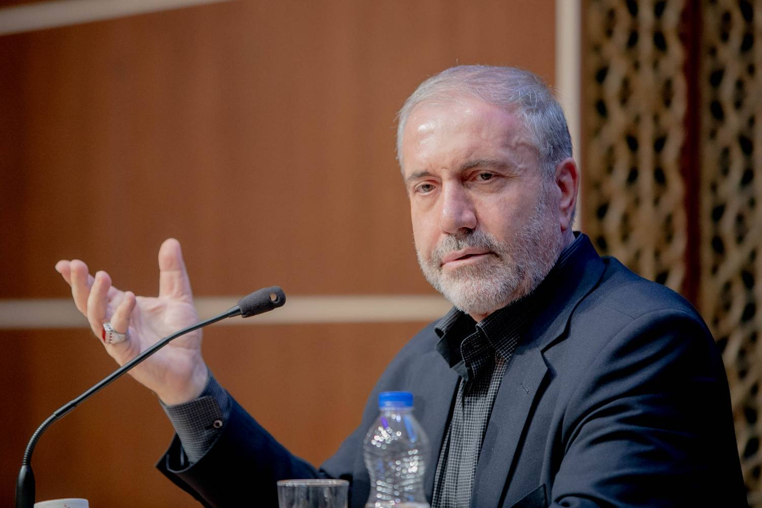 قانون باید مبنای عمل همه دستگاههای عضو ستاد باشد/ رسانه باید در خدمت آگاهیبخشی مردم قرار گیرد/ استفاده از ظرفیتهای وزارت امور اقتصادی و دارایی برای شناسایی اموال قاچاقچیان