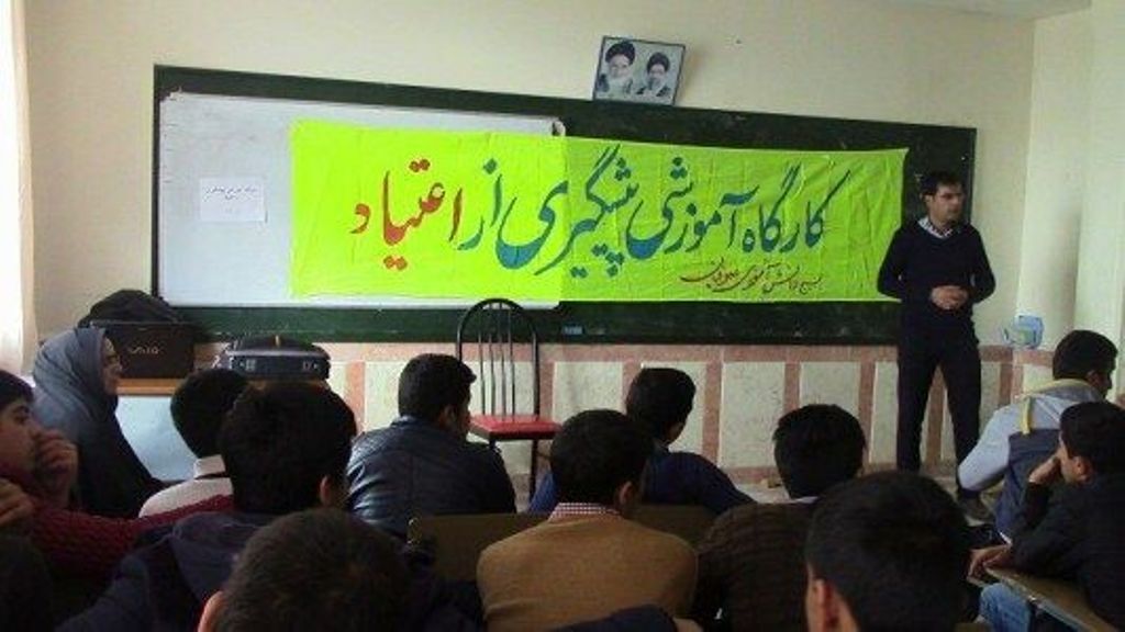 فرماندار مرند بر لزوم اتخاذ رویکرد علمی و پیشگیرانه در مبارزه با مواد مخدر تاکید کرد