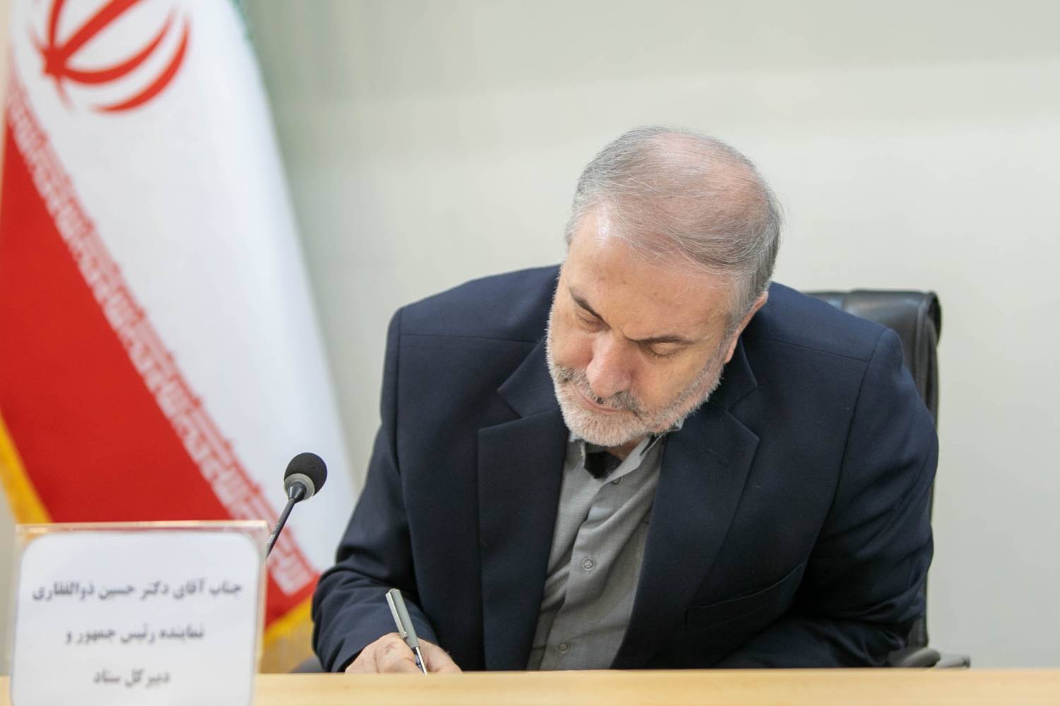 امروز صیانت از نسل جوان، نیازمند همان عزم و همبستگی دوران دفاع مقدس است