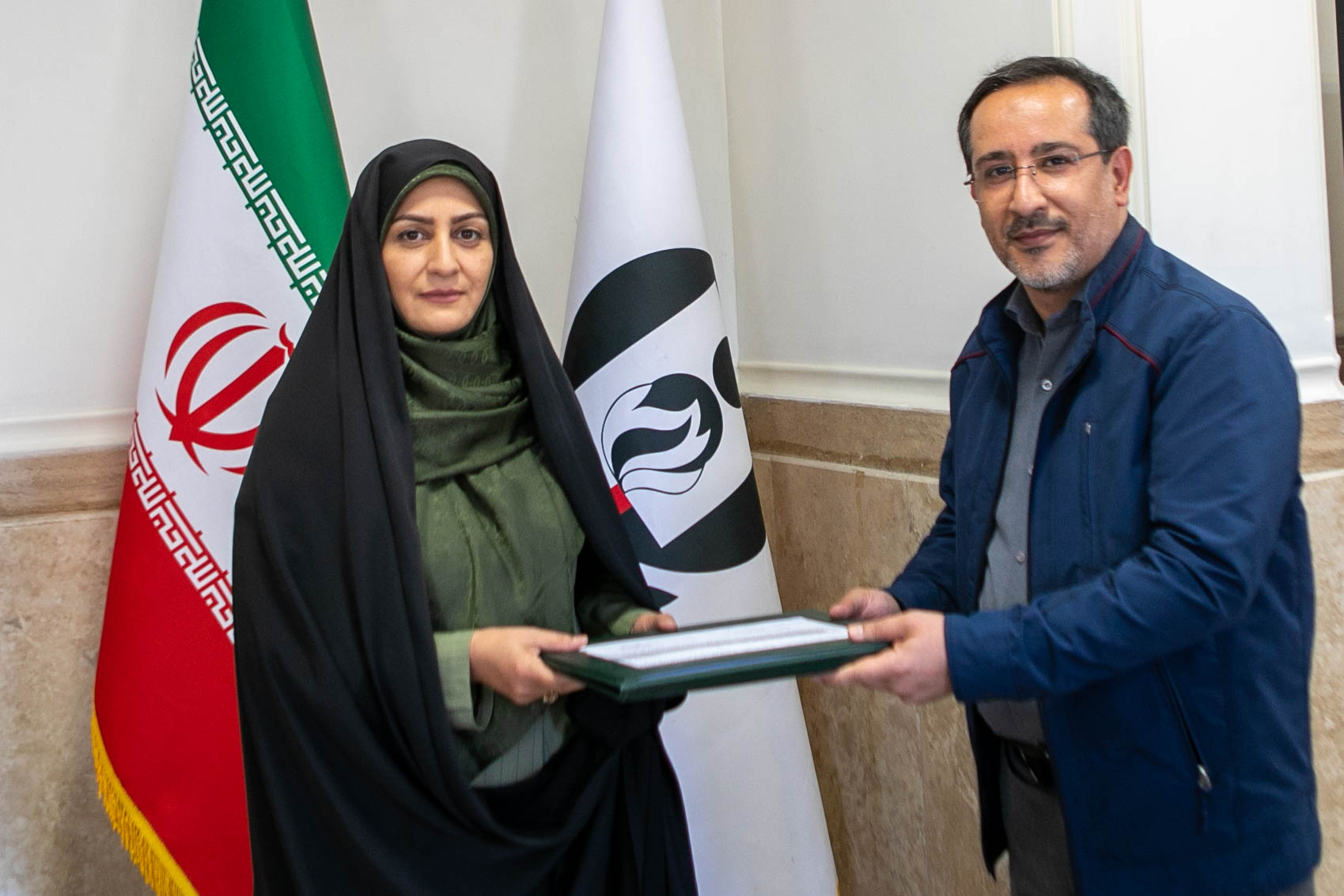 تفاهمنامه همکاری ستاد مبارزه با موادمخدر و سازمان بسیج مستضعفین برای توسعه برنامههای فرهنگی و پیشگیری امضا شد