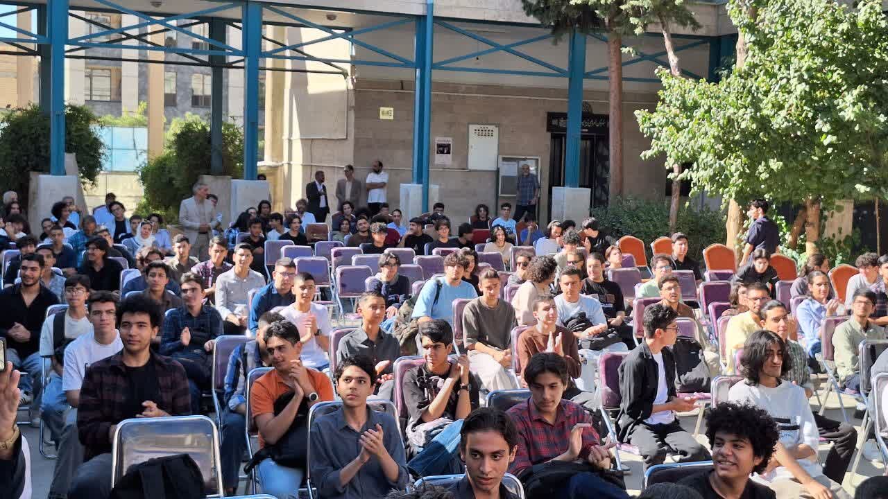 مدرسه خط مقدم پیشگیری از آسیبهای اجتماعی است