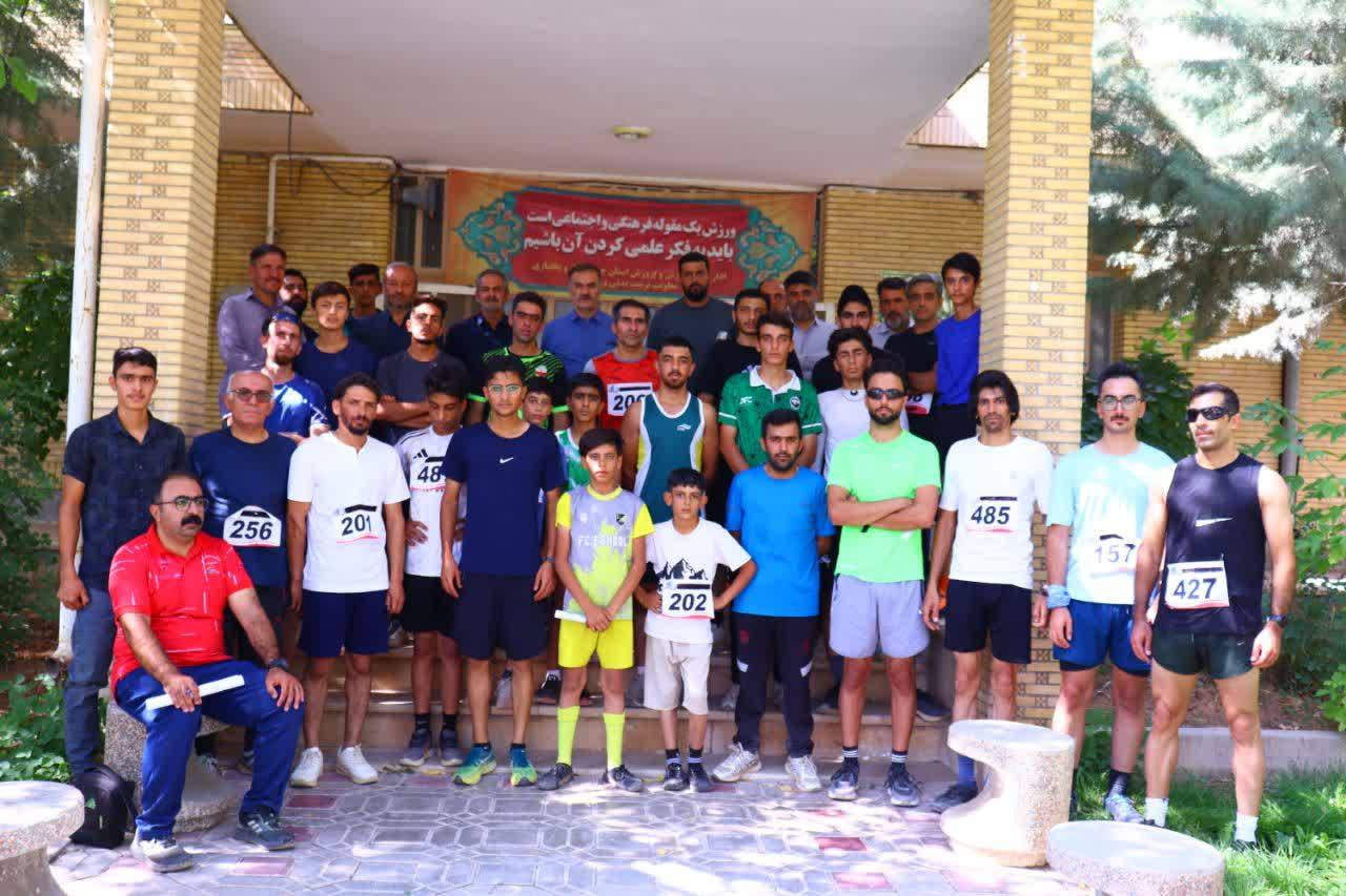 ماراتن استقامت در شهرکرد؛ ۸۰ دونده به مناسبت «روز جهانی ورزش دانشگاهی» به خط شدند